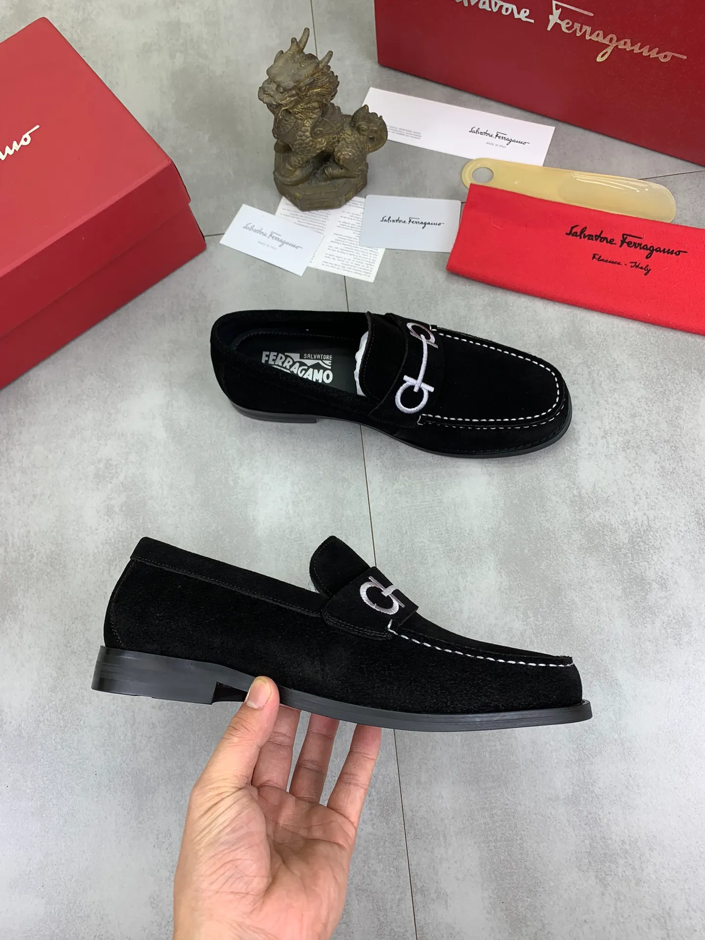 Men's Men's Shoes 💰P460💰[New Style] Water-dyed Niuli 🆘[Salvatore Ferragamo] Ferragamo's latest casual business leather shoes for men! Available at counters simultaneously! The fabric is made of specially imported original calfskin, the lining is made of imported water-dyed cowhide, and the original combination outsole is absolutely luxurious and leads the fashion trend. Matching code: 38-45; 5️⃣ colors available